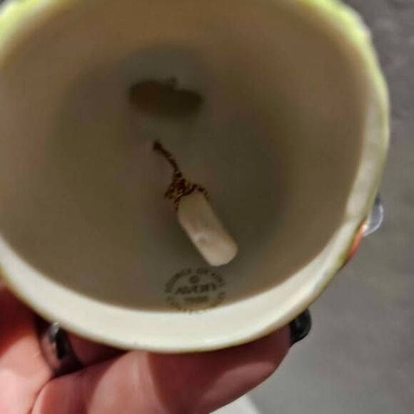 Ceramic Avon Bell 'A Mother's Love' 3" 1988 Porcelain Collectors Bell - Picture 5 of 6